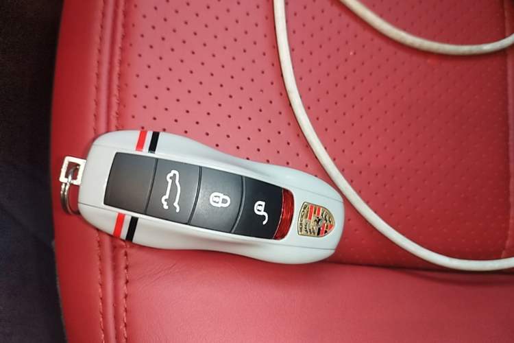 Used Porsche Macan 2020 Macan GTS 2.9T Vehicle Key