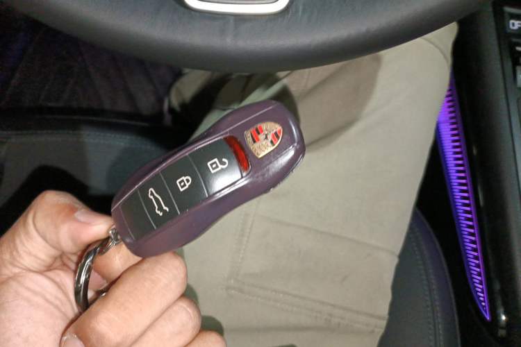 Used Porsche Macan 2020 Macan 2.0T Vehicle Key