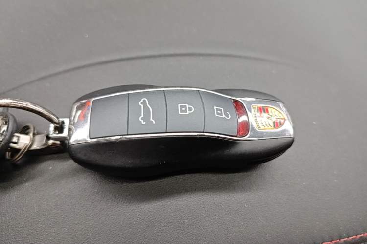 Used Porsche Macan 2020 Macan 2.0T Vehicle Key