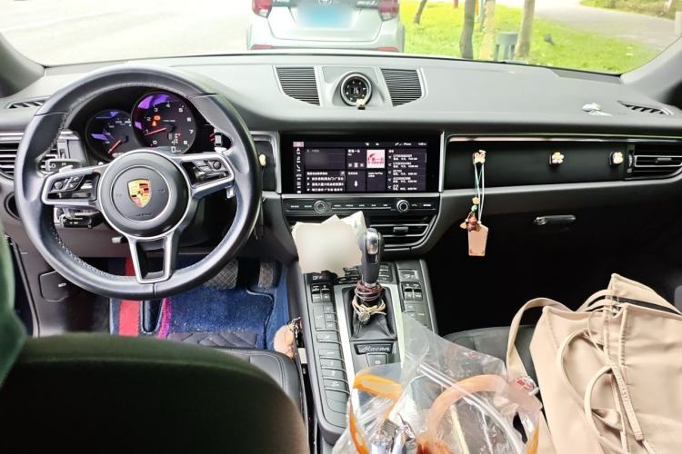 Used Porsche Macan 2020 Macan 2.0T Center Console