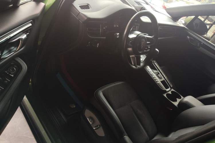 Used Porsche Macan 2020 Macan 2.0T Driver Seat