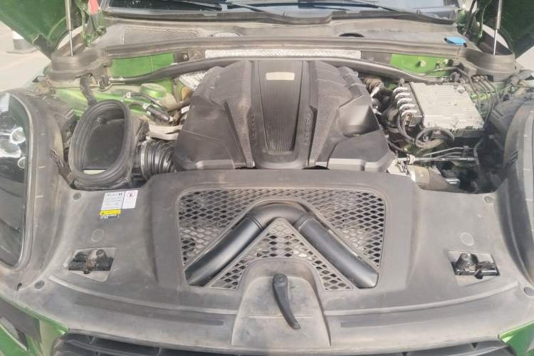 Used Porsche Macan 2020 Macan S 3.0T Engine Bay