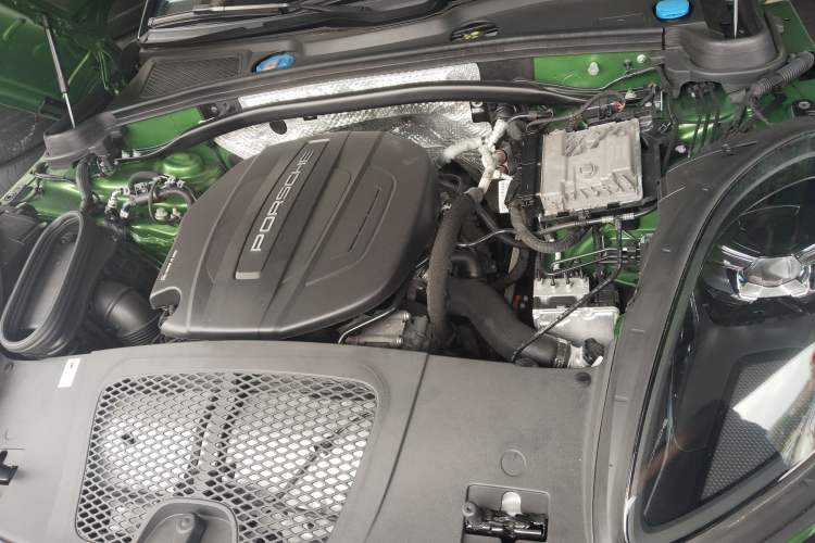 Used Porsche Macan 2020 Macan 2.0T Engine Bay