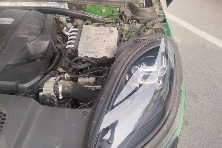 Used Porsche Macan 2020 Macan S 3.0T Engine Bay Left