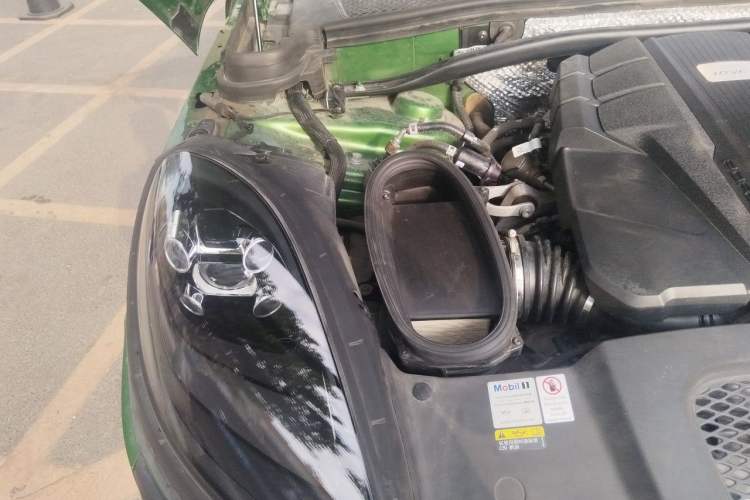 Used Porsche Macan 2020 Macan S 3.0T Engine Bay Right