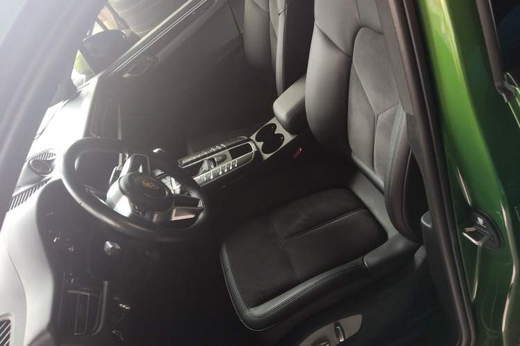Used Porsche Macan 2020 Macan 2.0T Left Front Seat