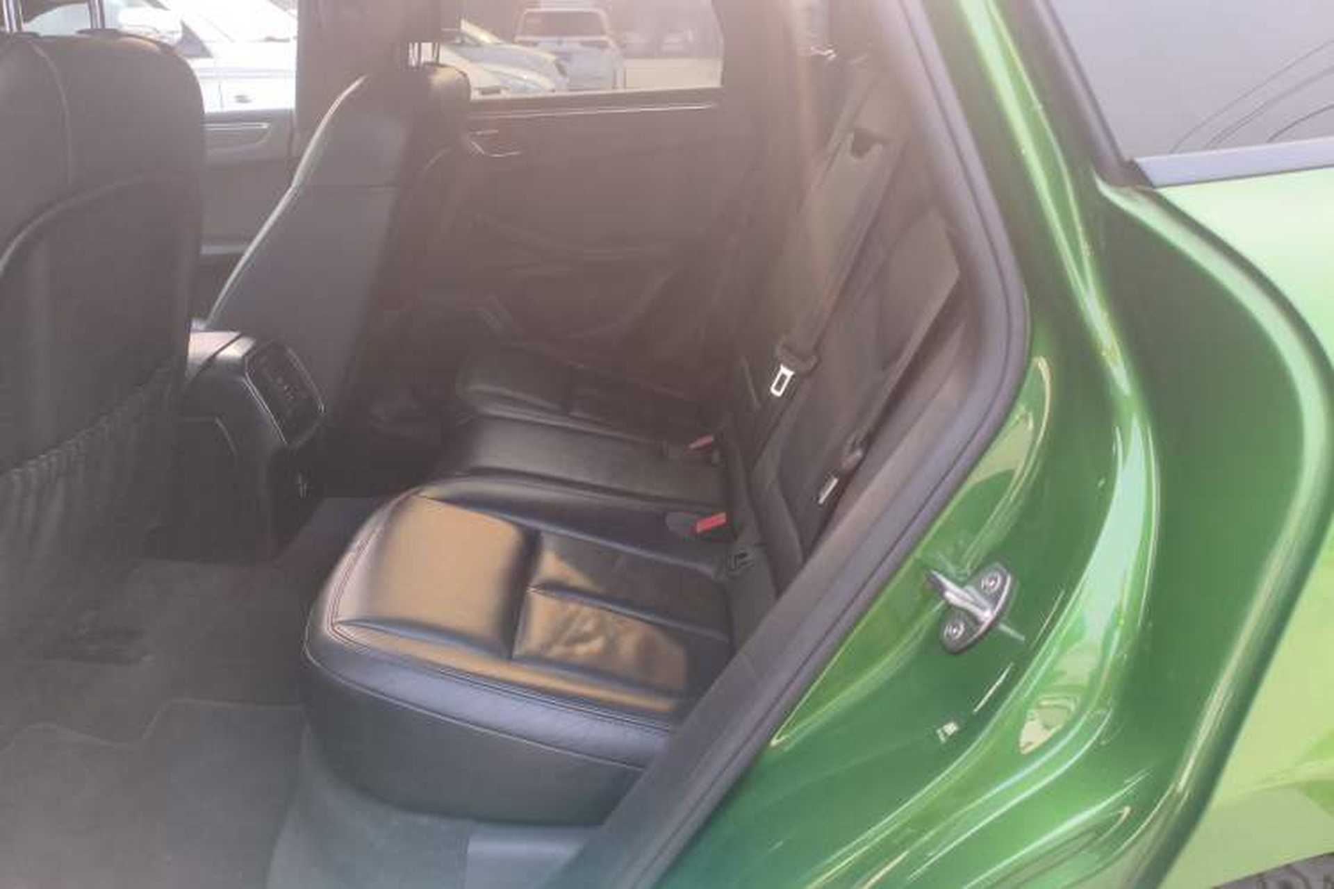 Used Porsche Macan 2020 Macan 2.0T Left Rear Seat