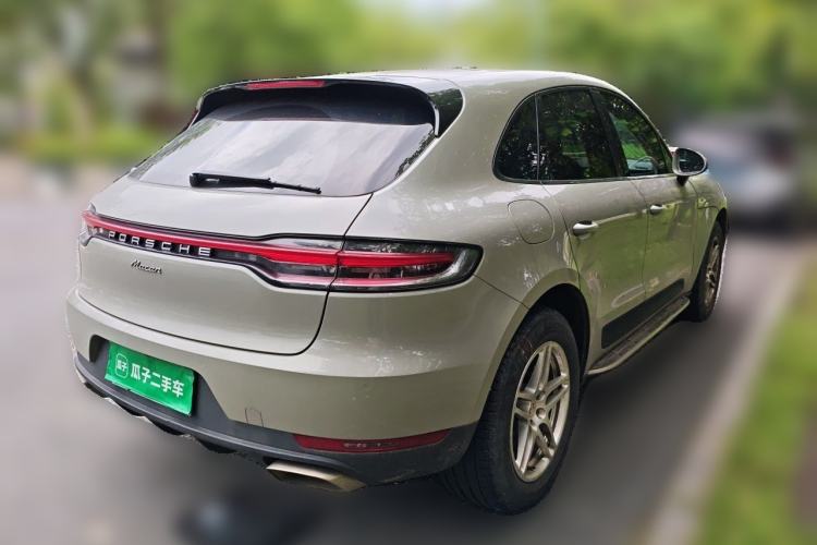 Used Porsche Macan 2020 Macan 2.0T Rear Right 45 Deg