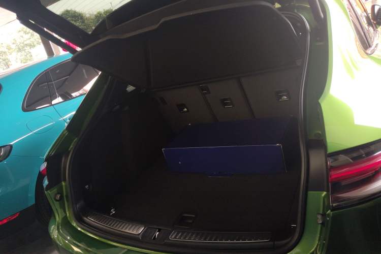 Used Porsche Macan 2020 Macan 2.0T Trunk