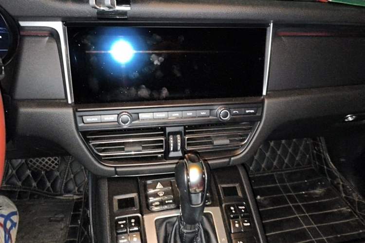 Used Porsche Macan 2020 Macan 2.0T Audio And AC Panel