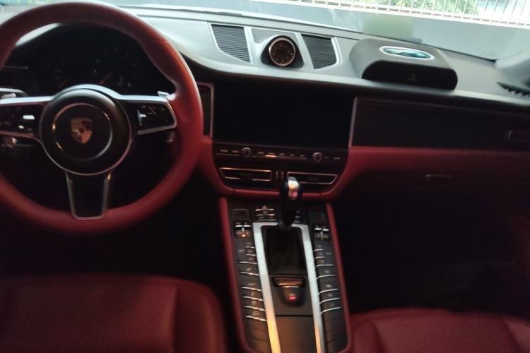 Used Porsche Macan  Center Console