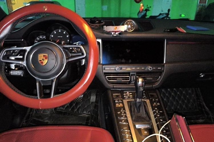 Used Porsche Macan 2020 Macan 2.0T Center Console