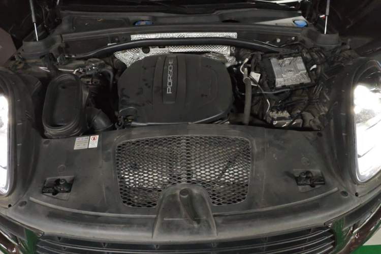 Used Porsche Macan 2020 Macan 2.0T Engine Bay