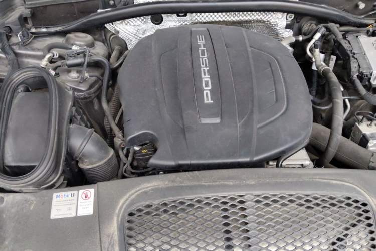 Used Porsche Macan  Engine Bay Right