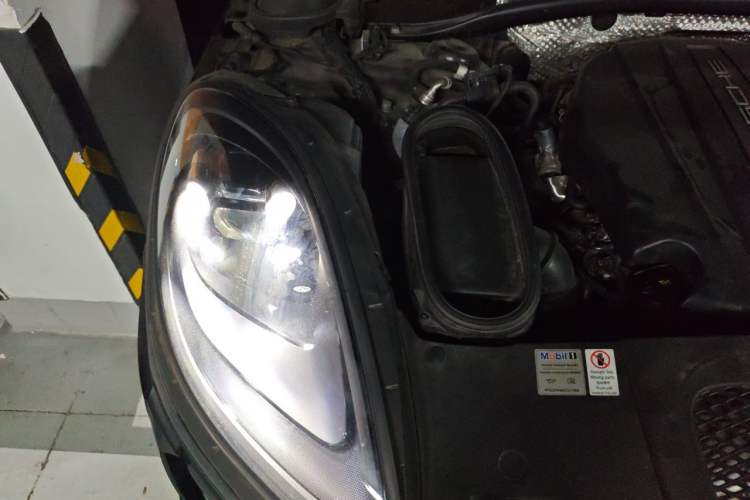 Used Porsche Macan 2020 Macan 2.0T Engine Bay Right