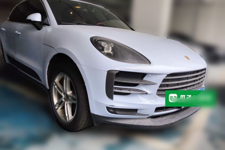 Used Porsche Macan  Front Right 45 Deg
