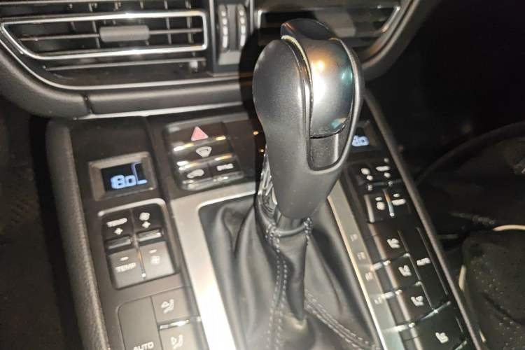 Used Porsche Macan 2020 Macan 2.0T Gear Lever