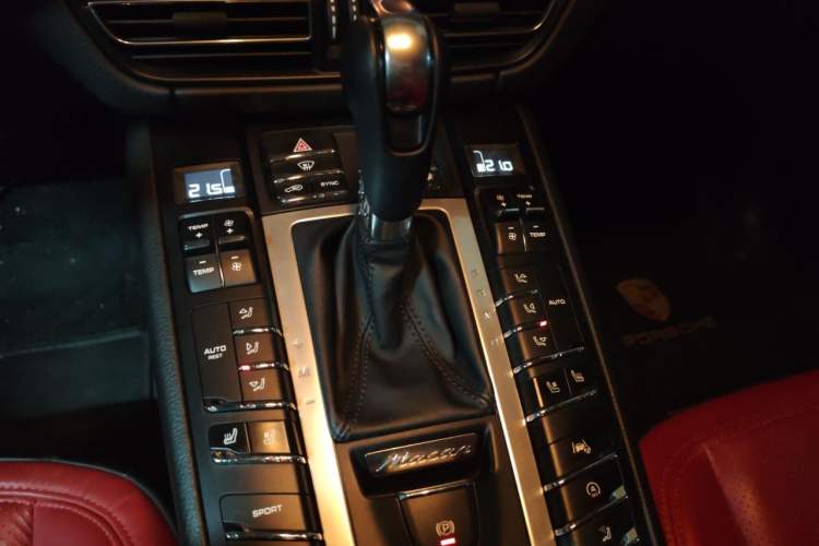 Used Porsche Macan 2020 Macan 2.0T Gear Lever