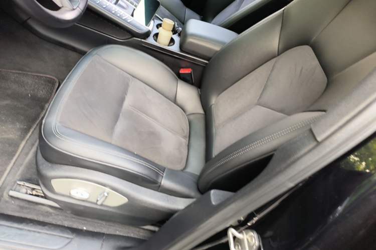 Used Porsche Macan 2020 Macan 2.0T Left Front Seat
