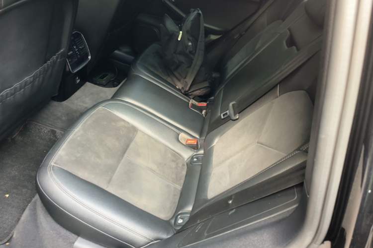 Used Porsche Macan 2020 Macan 2.0T Left Rear Seat