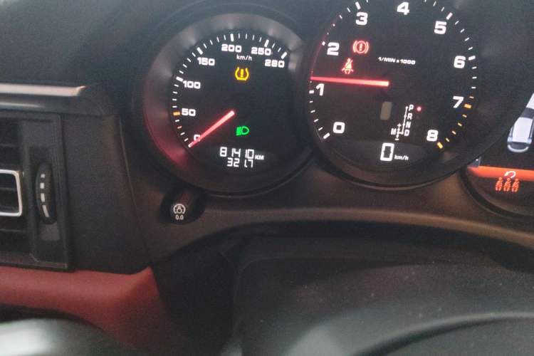 Used Porsche Macan  Odometer Close Up
