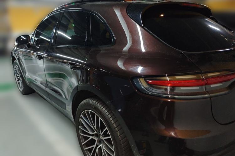 Used Porsche Macan 2020 Macan 2.0T Rear Left 45 Deg