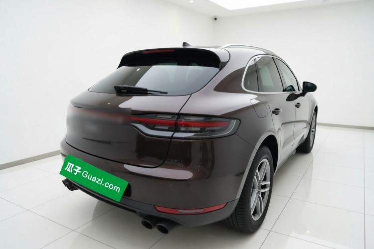 Used Porsche Macan 2020 Macan 2.0T Rear Right 45 Deg