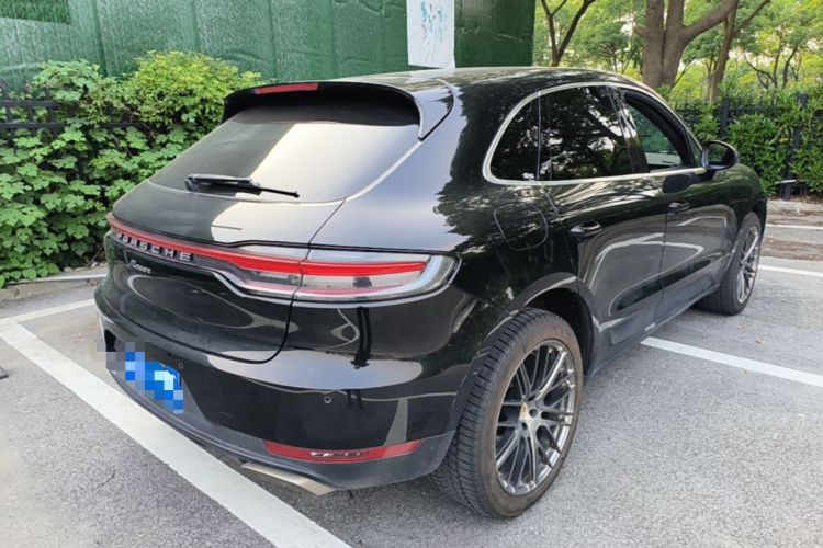 Used Porsche Macan 2020 Macan 2.0T Rear Right 45 Deg
