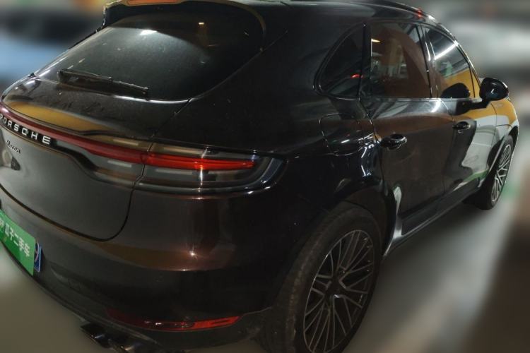 Used Porsche Macan 2020 Macan 2.0T Rear Right 45 Deg
