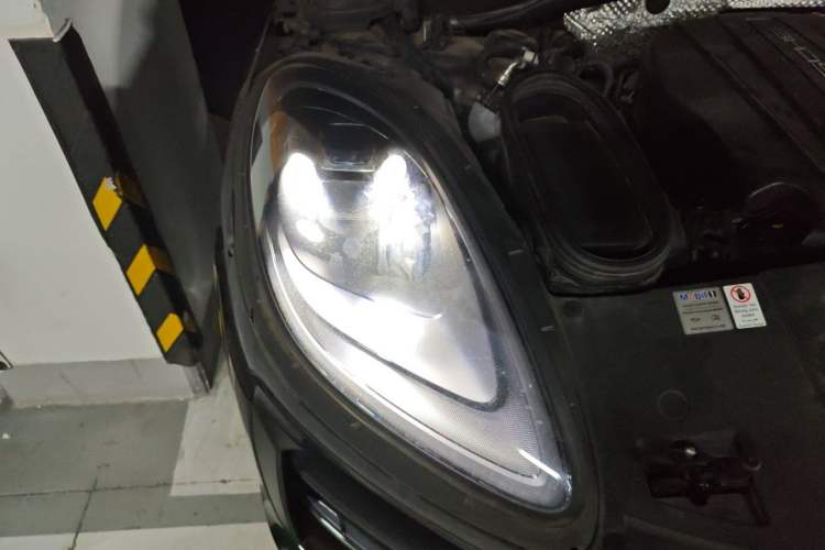 Used Porsche Macan 2020 Macan 2.0T Right Front Headlight