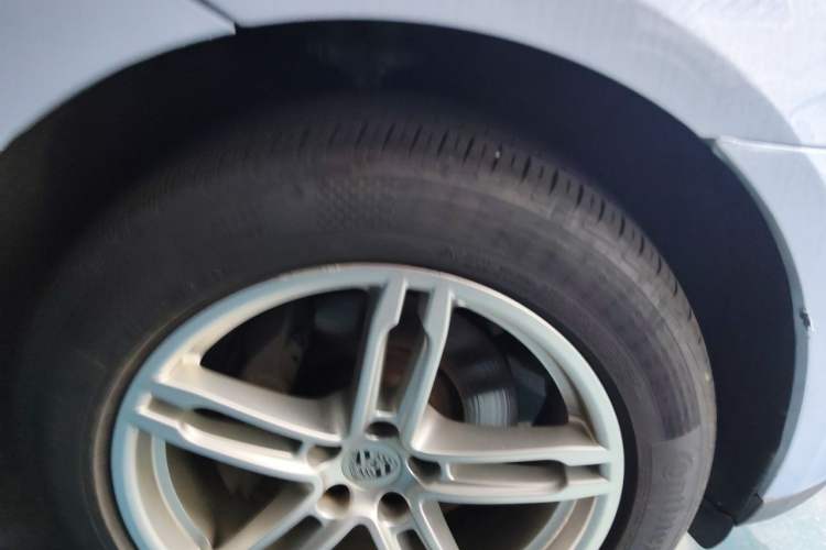 Used Porsche Macan  Right Front Wheel Hub