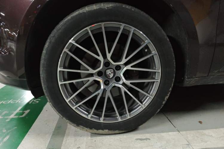 Used Porsche Macan 2020 Macan 2.0T Right Front Wheel Hub
