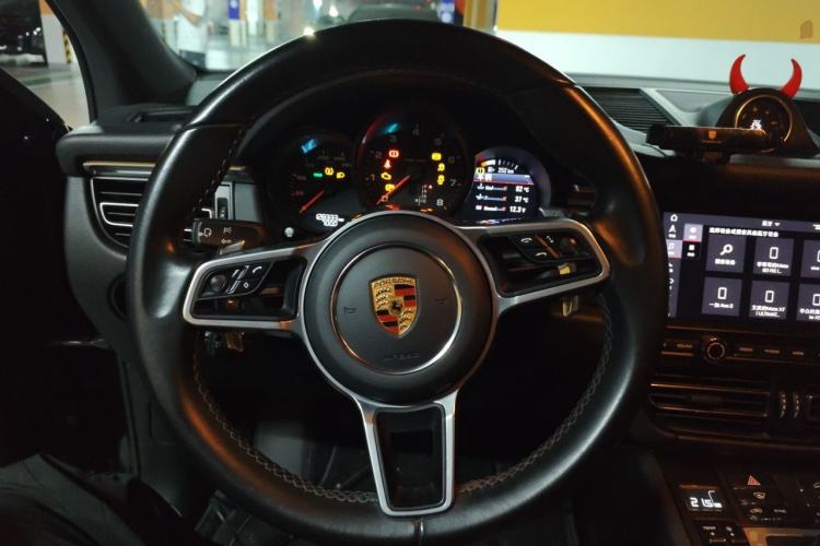 Used Porsche Macan 2020 Macan 2.0T Steering Wheel