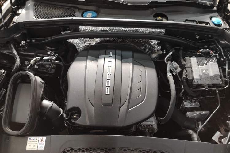 Used Porsche Macan 2020 Macan 2.0T Engine Bay