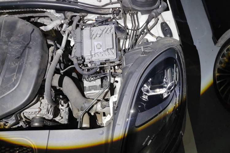 Used Porsche Macan 2020 Macan 2.0T Engine Bay Left