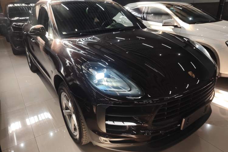 Used Porsche Macan 2020 Macan 2.0T Front Right 45 Deg