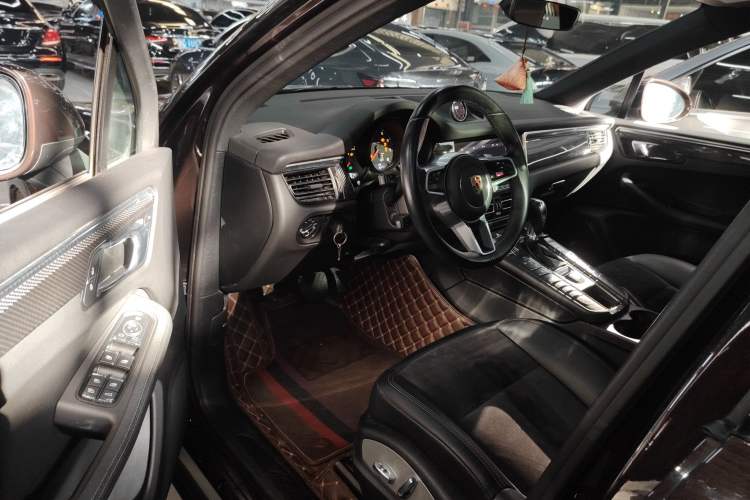 Used Porsche Macan 2020 Macan 2.0T Left Front Seat