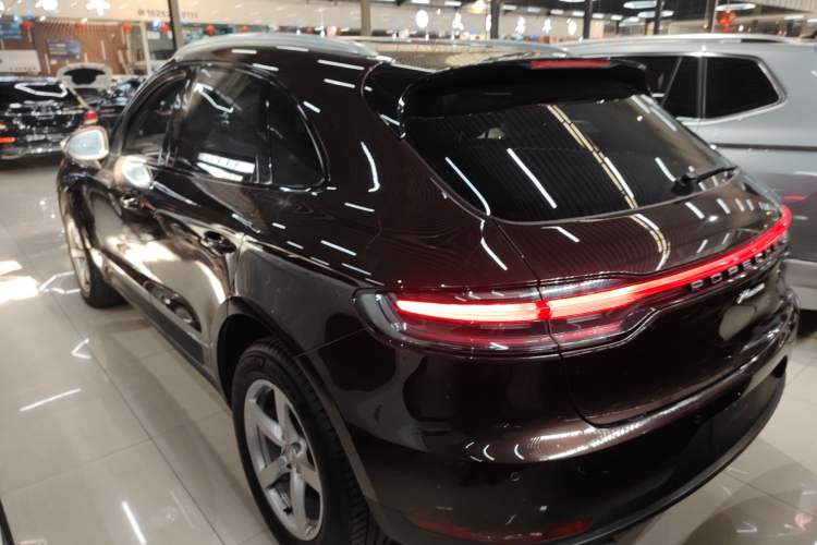 Used Porsche Macan 2020 Macan 2.0T Left Side