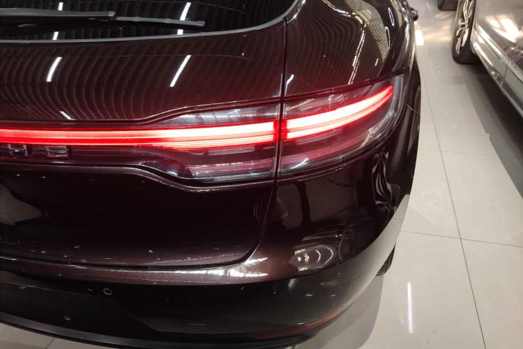 Used Porsche Macan 2020 Macan 2.0T Right Rear Taillight