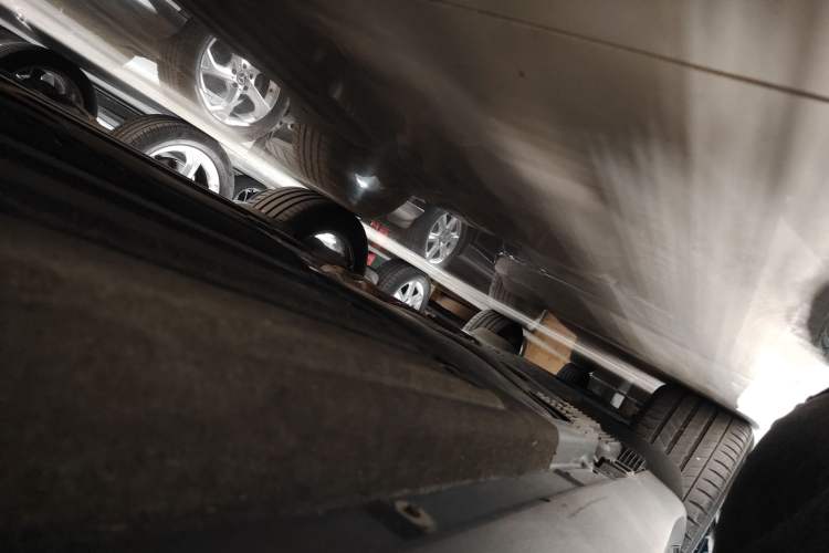 Used Porsche Macan 2020 Macan 2.0T Right Side Sill