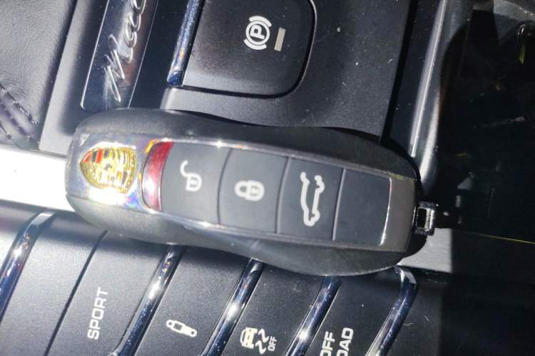 Used Porsche Macan 2020 Macan 2.0T Vehicle Key