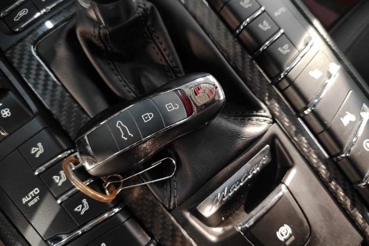 Used Porsche Macan 2020 Macan 2.0T Vehicle Key