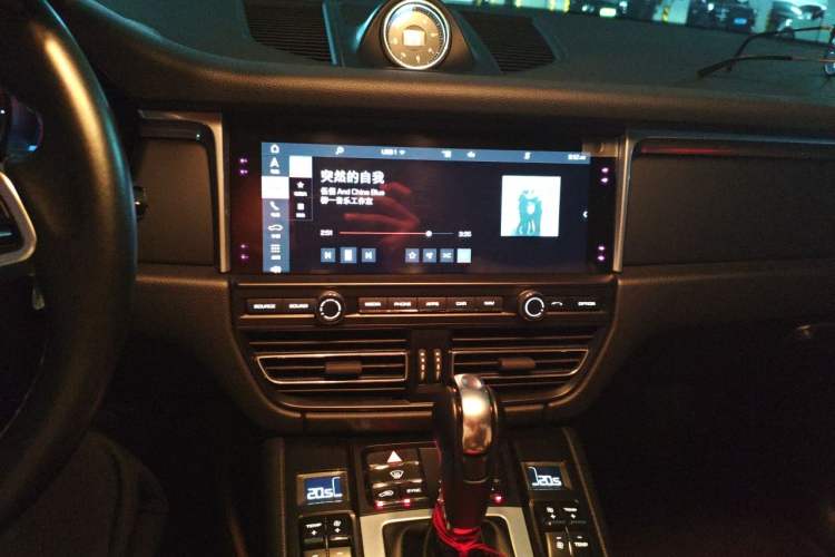 Used Porsche Macan 2020 Macan 2.0T Audio And AC Panel