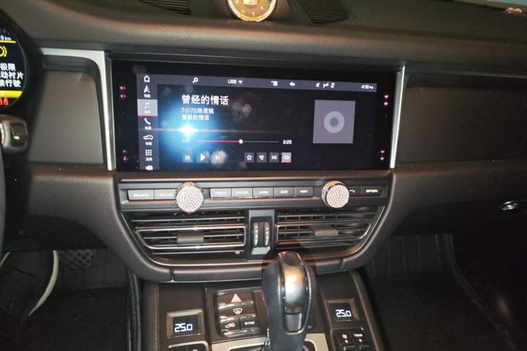 Used Porsche Macan 2020 Macan 2.0T Audio And AC Panel