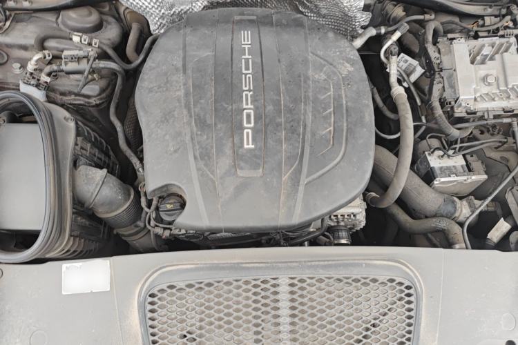 Used Porsche Macan 2020 Macan 2.0T Engine Bay