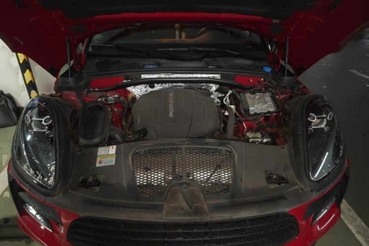 Used Porsche Macan 2020 Macan 2.0T Engine Bay