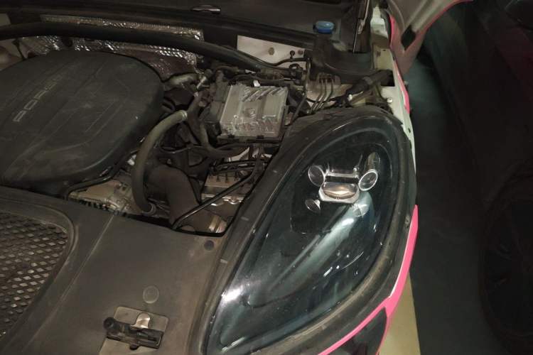 Used Porsche Macan 2020 Macan 2.0T Engine Bay Left