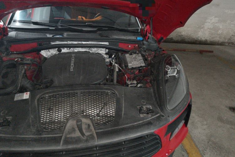 Used Porsche Macan 2020 Macan 2.0T Engine Bay Left