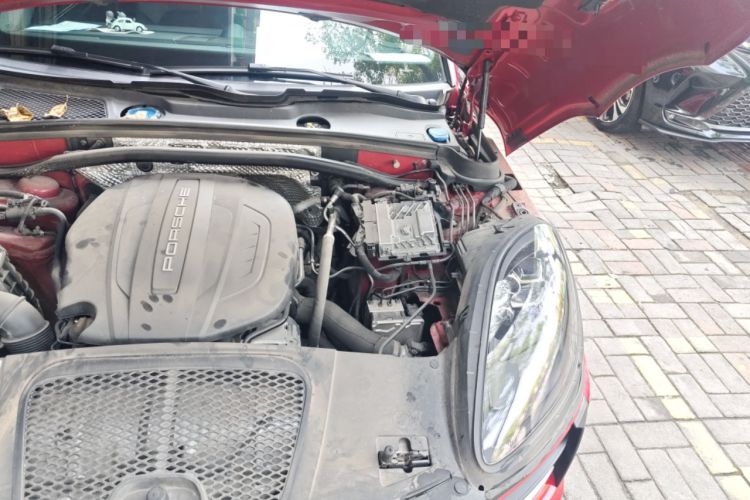 Used Porsche Macan 2020 Macan 2.0T Engine Bay Left