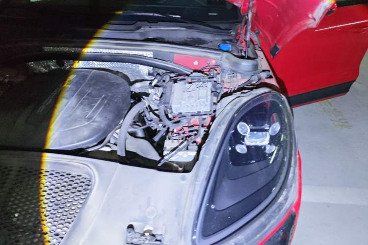 Used Porsche Macan 2020 Macan 2.0T Engine Bay Left